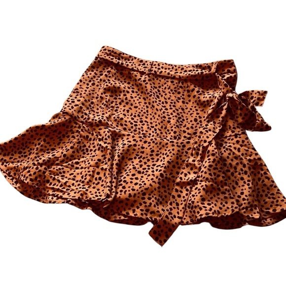 Love For Humanity Couture cheetah,
Flared Skort small - Picture 9 of 9